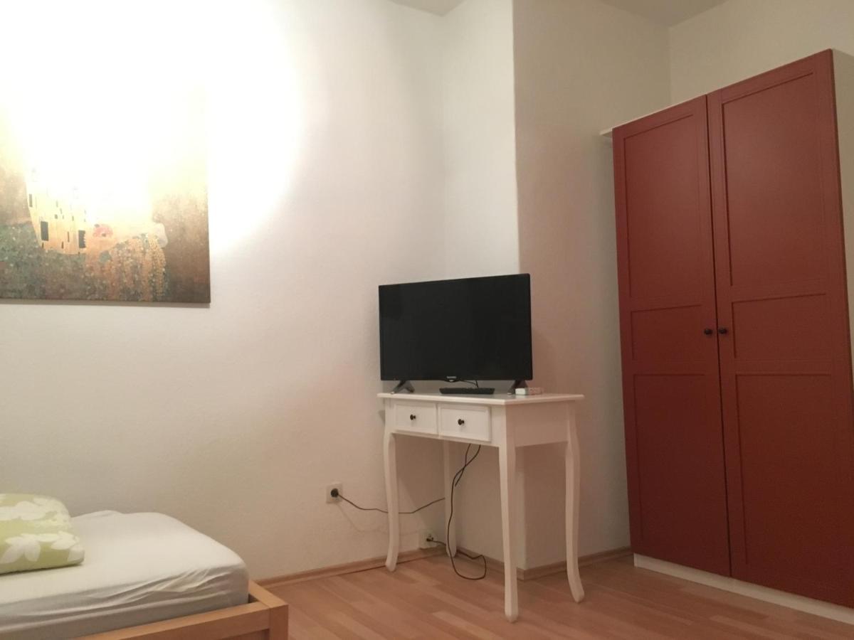 Messe Zu Fuss Apartment Hanovra Exterior foto